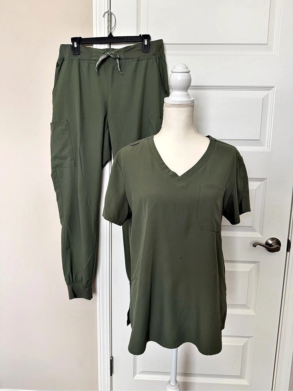 Med Couture Scrub Jogger Set Olive